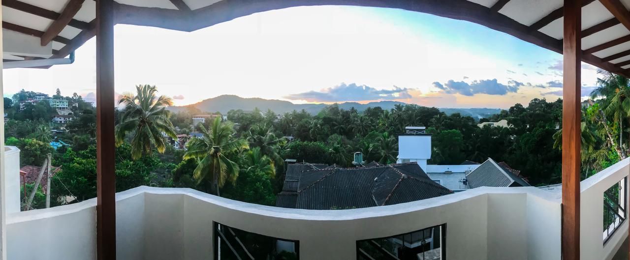 Saru Holiday Apartment - Up To 6 Guests Kandy Exterior foto